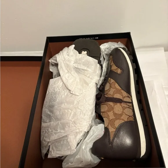 Khaki Chestnut women’s Coach Runners Shoes new - Picture 3 of 9